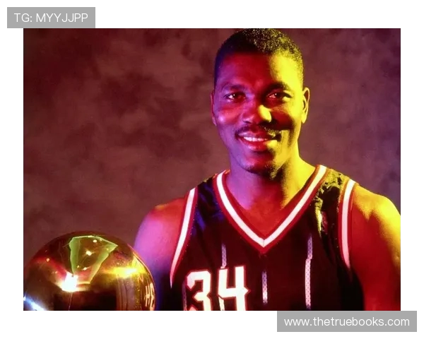 奥拉朱旺亲授梦幻脚步！科比获赞天才传承内线绝学